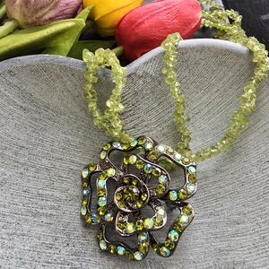Premier Designs Green Beaded Necklace with Flower Pendant | Brooch